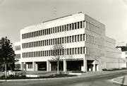 Das neu gebaute Bankgebäude kurz nach der Einweihung 1969. (Bild: Privatarchiv Martin Sax)