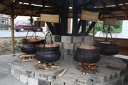 In Grangettes werden jedes Jahr rund 400 Liter Vin cuit produziert. Bild: zvg