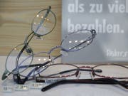 Brille: Fielmann! Die deutsche Optikerkette hat den Umsatz gesteigert. (Bild: KEYSTONE/AP/Bernd Kammerer)