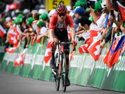 Marc Hirschi - im Bild während der Tour de Suisse im Juni - fuhr beim Klassiker in San Sebastian als Dritter auf das Podest (Bild: KEYSTONE/GIAN EHRENZELLER)