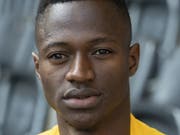 Mohamed Ali Camara zog sich im Training einen Schienbeinbruch zu (Bild: KEYSTONE/PETER SCHNEIDER)