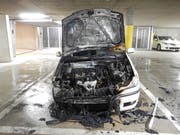 Auch weitere Fahrzeuge wurden durch die Russ- und Rauchentwicklung beschädigt. (Bild: KapoThurgau)