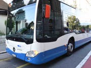 In Luzern hat sich zwischen einem VBL-Bus und einem Kleinbus eine Streifkollision ereignet. (Bild: Luzerner Polizei)