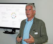Referent Matthias Mölleney bei «Dialog Schule – Wirtschaft». (Bild: Christof Lampart)