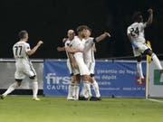 Grosse Feier in Nyon: Stade Lausanne-Ouchy fügt dem Stadtrivalen Lausanne-Sport eine empfindliche Niederlage zu (Bild: KEYSTONE/SALVATORE DI NOLFI)