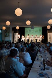 Die Diskussion mit den Kandidaten Felix Bischofberger, Felix Wüst, Michael Fitzi, Rossano Sarcinella und Werner Reifler lockte über 400 Besucher in den «Ochsen» nach Thal. (Bild: Lisa Jenny)