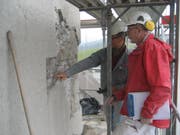 Vor dem Beginn der Arbeiten wurden Steine, Verputzmaterialien und Farbe von Spezialisten genau analysiert. (Bild: PD)