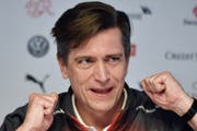 Der dänische Trainer Nils Nielsen hat mit den Schweizer Fussballerinnen viel vor und die Europameisterschaft 2021 in England im Visier (Bild: key).