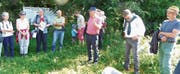 Waren von den interessanten Ausführungen und vom renaturierten Buchser Abschnitt sehr beeindruckt: Mitglieder der Umweltgruppe Wartau auf ihrer Exkursion am Werdenberger Binnenkanal. Bild: PD