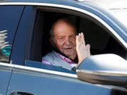 Der spanische Altkönig Juan Carlos hat am Samstag eine Woche nach seiner Herz-Operation das Spital verlassen. (Bild: KEYSTONE/EPA EFE/DAVID FERNANDEZ)