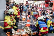 Die Einsatzkräfte der Feuerwehr Stadt Luzern zeigen, was für Aufgaben sie erledigen. Bild: Nadia Schärli (Luzern, 31. August 2019)