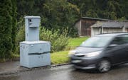 Der grösste Feind des bleifüssigen Autofahrers: der «Blechpolizist». (Bild: Ralph Ribi)