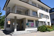 Früher Raiffeisenbank, dann Polizeistation, jetzt Geisterhaus: Das Gebäude an der Lerchenfeldstrasse 12 hat noch keine neuen Bewohner. (Bild: Nicola Ryser)