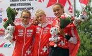 Nina Hubmann (erste von links) hat an der Jugend-EM mit Ines Berger und Alina Niggli in der Staffel erstmals eine EM-Medaille geholt. (Bilder: PD)