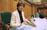 1992 bis 1999 war Annemarie Huber-Hotz als Generalsekretärin der Bundesversammlung tätig, kurz vor der Jahrhundertwende wurde sie zur Bundeskanzlerin gewählt. (Bild: Alessandro della Valle/Keystone)