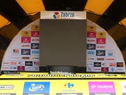 Die 3. Etappe der Polen-Rundfahrt wurde vom Tod von Bjorg Lambrecht überschattet: Das Podest in Zabrze blieb verlassen (Bild: KEYSTONE/EPA PAP/ANDRZEJ GRYGIEL)