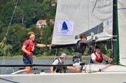 Die Jungsegler sind im Vierterteam unterwegs.