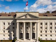 Aufgrund medizinischer Erkenntnisse hat das Bundesgericht seine Praxis für IV-Renten bei Suchtkranken geändert. (Bild: KEYSTONE/LAURENT GILLIERON)
