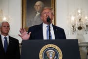 Donald Trump bei seiner Rede im weissen Haus: «Das Land muss Rassismus, Scheinheiligkeit und weisse Überlegenheit mit einer Stimme verurteilen». (Bild: Eva Vucci / AP, Washington, 5. August 2019)