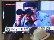 «Eine angemessene Warnung»: Nordkoreas Machthaber Kim Jong Un über die jüngsten Raketentests seiner Militärs. (Bild: KEYSTONE/AP/AHN YOUNG-JOON)