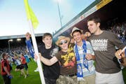 Auch die Eckfahnen wurden von begeisterten FCL-Fans vom Spielfeld entfernt und nach Hause getragen. (Bild: Pius Amrein, 13. Juni 2009)