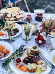 Gedeckte Tafel an einem «Dîner en Blanc». (Bild: PD)