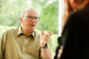 Der Thurgauer CVP-Präsident Paul Rutishauer beim Interview in seinem Wintergarten in Ettenhausen. (Bild: Donato Caspari)