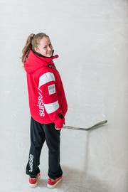 Oona Emmenegger, sie hat an den olympischen Jugendspielen 2016 in Lillehammer mit dem Schweizer Eishockey Team die Bronzemedaille gewonnen. Bild: Roger Grütter