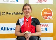 Licia Mussinelli mit ihrer Medaillensammlung. Bild: PD