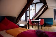 An der Brändligasse in der Stadt Luzern vermietet Hitrental Wohnungen über die Plattform Airbnb. (Bild: Corinne Glanzmann, 7.August 2019)