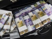 Die italienischen Steuerbehörden verlangen mittels einer Gruppenanfrage die Daten von italienische UBS-Kunden mit unversteuerten Geldern. (Bild: KEYSTONE/GABRIELE PUTZU)