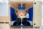 Lösungen für morgen: Blick in eine Arbeitsbox im Innovationscampus bei Bühler in Uzwil. (Bild: Urs Bucher)