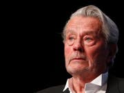 Alain Delon leidet seit Jahren an Herz-Kreislauf-Beschwerden. (Bild: KEYSTONE/EPA/GUILLAUME HORCAJUELO)