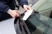So werden im Kanton Luzern nur noch dieses Jahr Bussen verteilt: Ab nächstem Jahr wird der Einzahlungsschein durch einen Bussgeldbescheid mit QR-Code ersetzt. (Symbolbild: Philipp Schmidli)