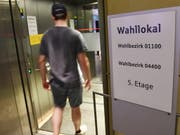 Bei den Landtagswahlen in den deutschen Bundesländern Sachsen und Brandenburg zeichnet ich eine grössere Wahlbeteiligung als bei den letzten Landtagswahlen 2014 ab. (Bild: KEYSTONE/EPA/FILIP SINGER)