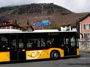 Das Bundesamt für Polizei (Feldpol) weitet die Ermittlungen auf drei weitere ehemalige Kadermitarbeitende von PostAuto aus. (Bild: KEYSTONE/JEAN-CHRISTOPHE BOTT)