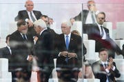 Polens Präsident Andrzej Duda empfängt den deutschen Bundespräsidenten Frank-Walter Steinmeier und US-Vize Mike Pence (v. l.) (Bild: EPA)