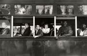 Eines der berühmten Bilder aus «The Americans»: Trolley – New Orleans, 1956.(© Robert Frank/ Fotostiftung Schweiz, Winterthur und Bundesamt für Kultur, Bern)