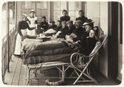 Tuberkulose-Patienten bei der Saez Schurer Liegekur. (Bild: Dokumentationsbibliothek Davos)