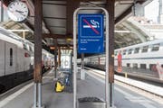 Am Hauptbahnhof St.Gallen darf man seit heute nur noch in den gekennzeichneten Bereichen rauchen. (Bild: Lisa Jenny)