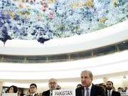 Der pakistanische Aussenministers Shah Mehmood Qureshi verurteilte vor dem Uno-Menschenrechtsrat in Genf, dass Indien dem von Neu Delhi kontrollierten Teil Kaschmirs Anfang August die Teilautonomie entzogen hat. Das Leben der Einwohner Kaschmirs und ihre Lebensart seien bedroht. (Bild: KEYSTONE/SALVATORE DI NOLFI)