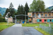 Asylzentrum Grosshof in Kriens. (Bild: Dominik Wunderli, 27. April 2019)