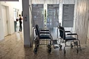 Der Rückgang der stationären Frequenzen würde in weiten Teilen den budgetierten Erwartungen entsprechen, schreiben die Spitalverbunde in einer Mitteilung. (Bild: Michel Canonica)
