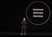 CEO Tim Cook führte durch das Programm. (Screenshot/Youtube)