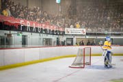 Der Davoser Goalie Joren van Pottelberghe verbrachte in Frauenfeld einen ruhigen Abend. (Bild: Reto Martin)