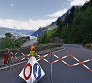Die Axenstrasse ist nun seit sieben Wochen gesperrt. (Bild: Andreas Seeholzer, Bote der Urschweiz)