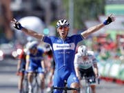 Philippe Gilbert freut sich über den Sieg in der 17. Etappe der Vuelta (Bild: KEYSTONE/EPA EFE/JAVIER LIZON)