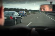 An der Autobahn A1 zwischen Oberbüren und Gossau sind Instandstellungsarbeiten nötig. (Bild: Ralph Ribi)