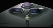 Das iPhone 11 Pro kommt mit drei Kamera-Sensoren auf der Rückseite (und Blitz). (Bild: EPA)