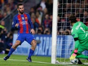 Arda Turan (links) wurde zu einer Bewährungsstrafe verurteilt (Bild: KEYSTONE/AP/MANU FERNANDEZ)